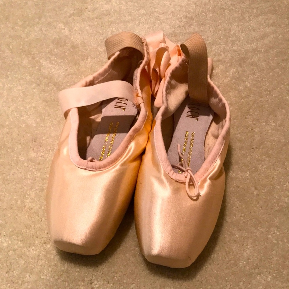 Size 6 J. Bloch Suprima pink ballet toe shoes